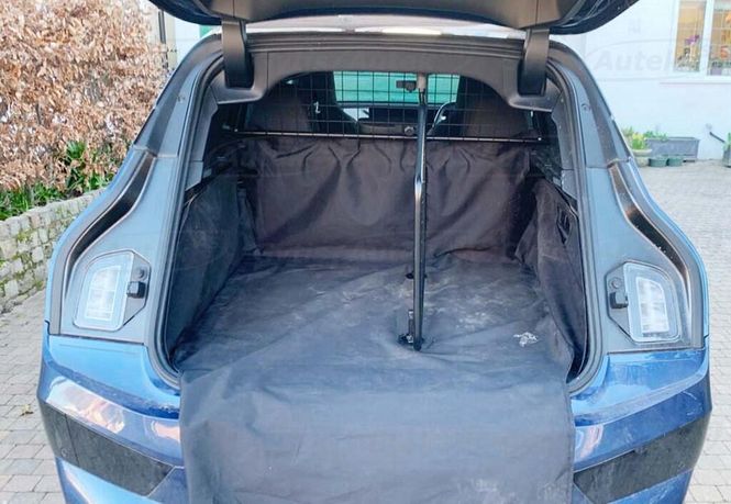 Main Image BMW iX i20 Dog Guard and Divider