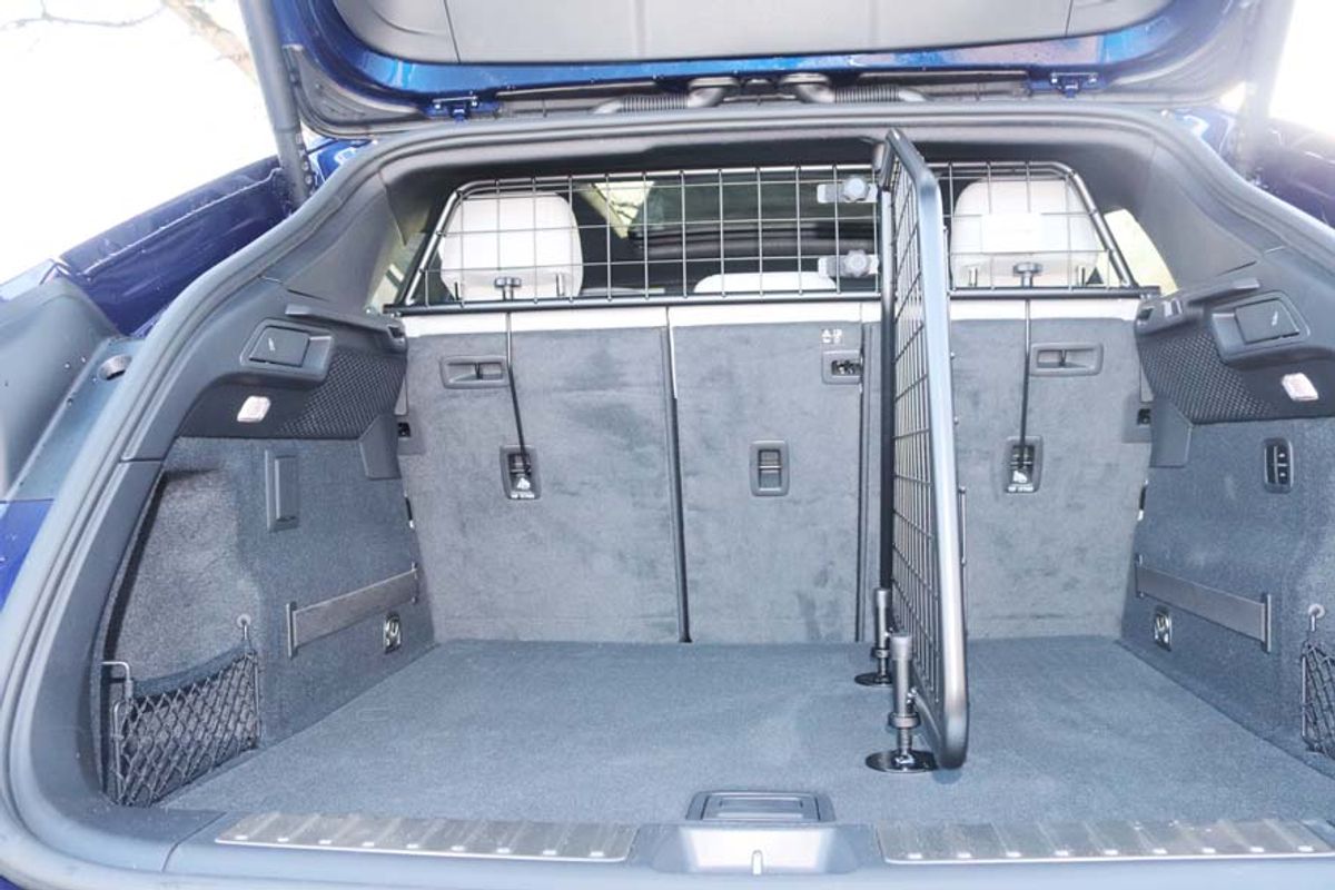 Dog guard and divider Porsche Macan EV