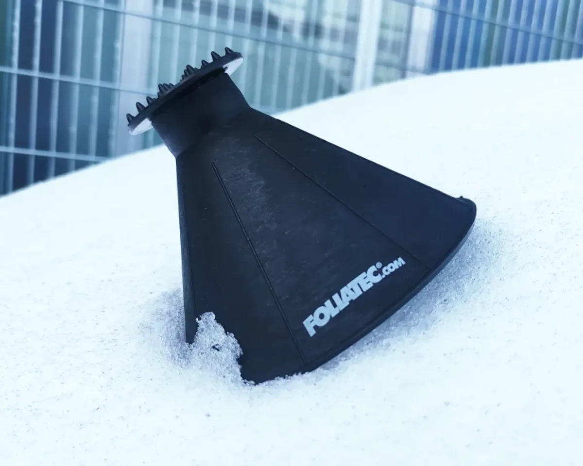 Foliatec Ice Scrape and Funnel