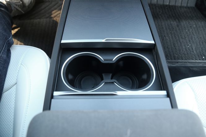 Hovedbilde Koppholder - dobbel - Tesla Model 3 & Y