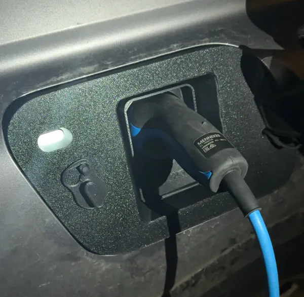 Hovedbilde Audi Q4 E-tron vær- og snødeksel V3 for ladeport