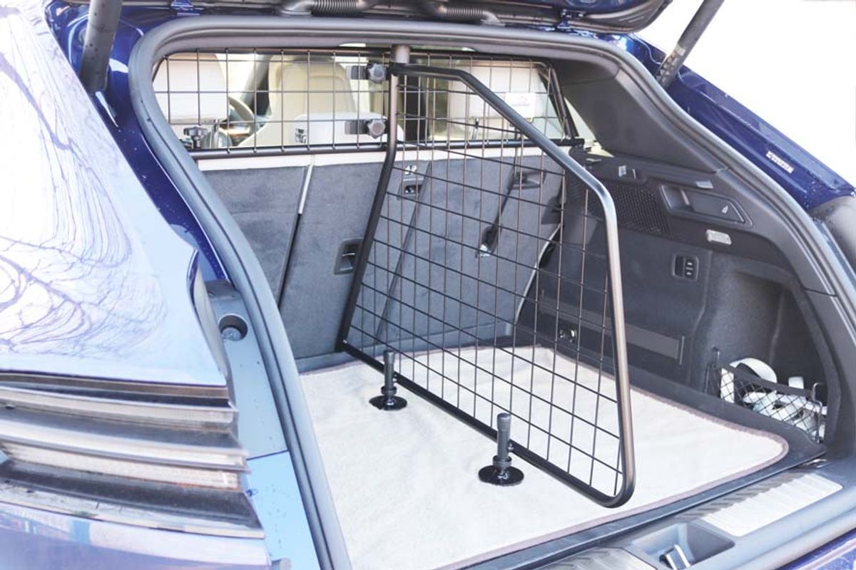 Dog guard and divider Porsche Macan EV