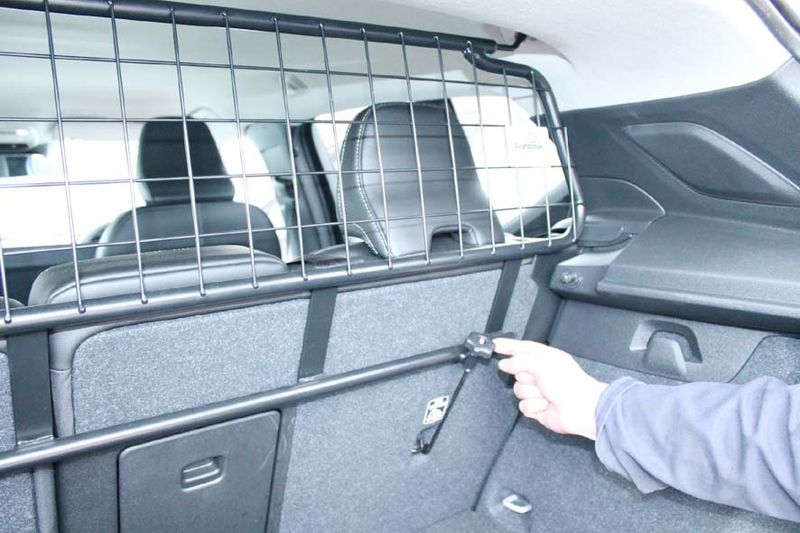 Volvo XC40 / EX40 - Dog guard and divider