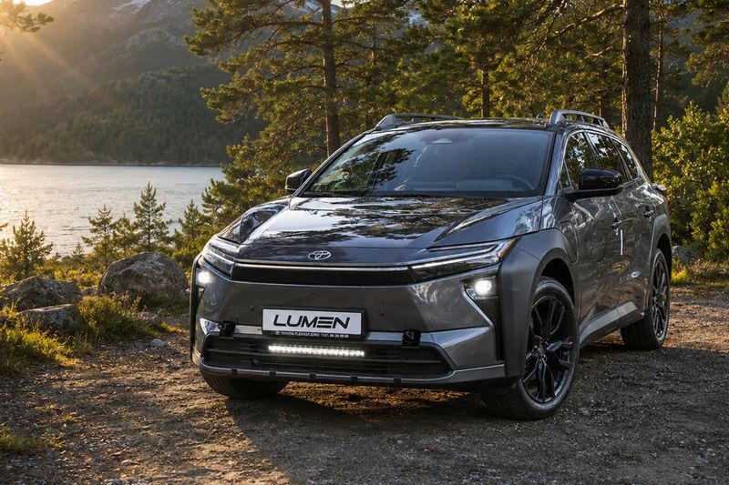 Lumen grillekit Toyota BZ4X Touring 26+