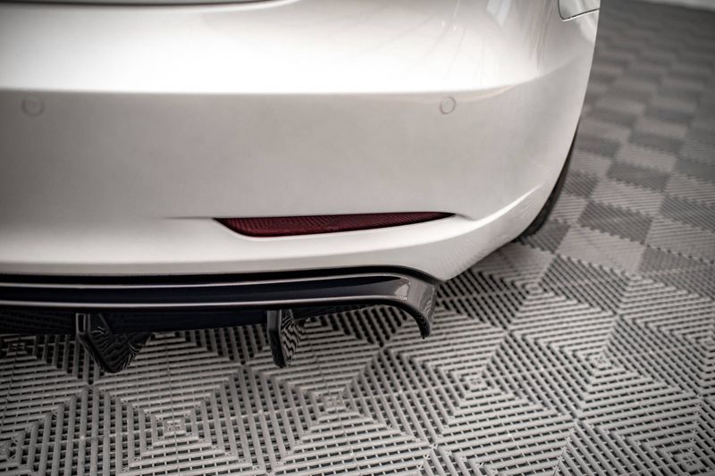 Rear diffuser V.2 - Tesla Model 3 - Maxton Design