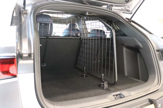 Main Image Dog guard and divider - BYD Atto 3